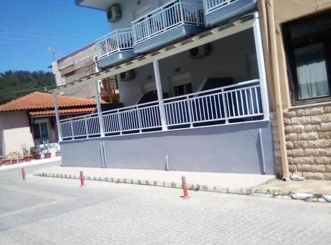 House Filippos * Szárti